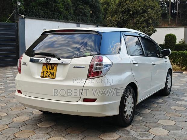 Honda Fit Shuttle 2015 White