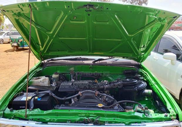 Toyota Hilux 2004 Green