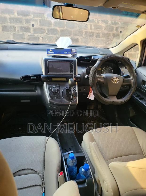 Toyota Wish 2009 Silver