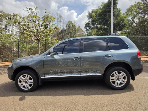 Volkswagen Touareg 2006 Blue