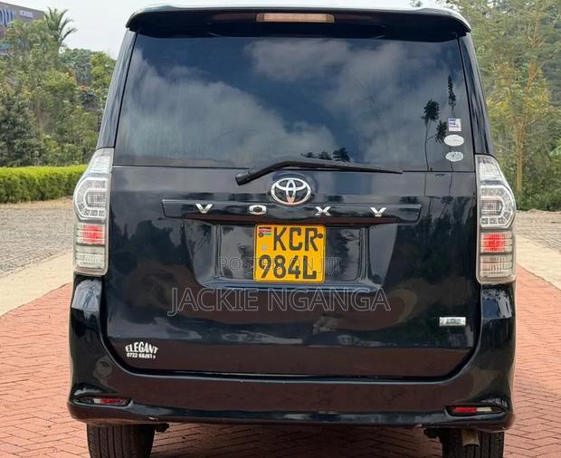 Toyota Voxy 2011 Black