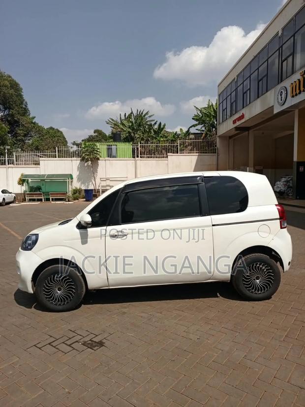 Toyota Porte 2014 White