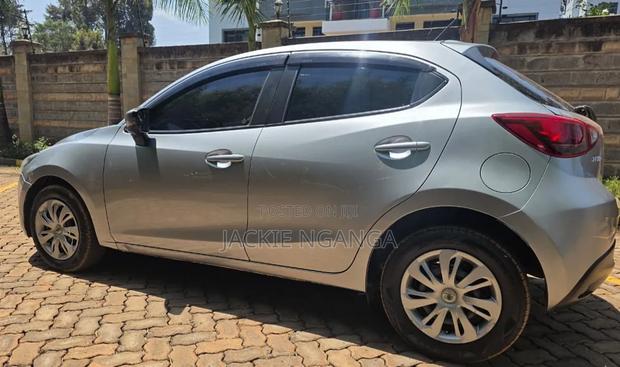 Mazda Demio 2016 Silver
