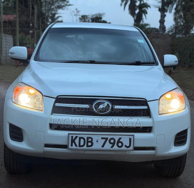 Toyota RAV4 2013 White
