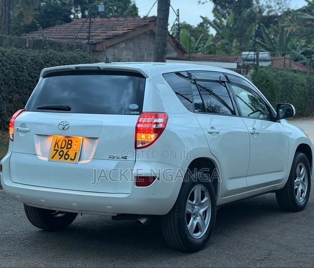 Toyota RAV4 2013 White