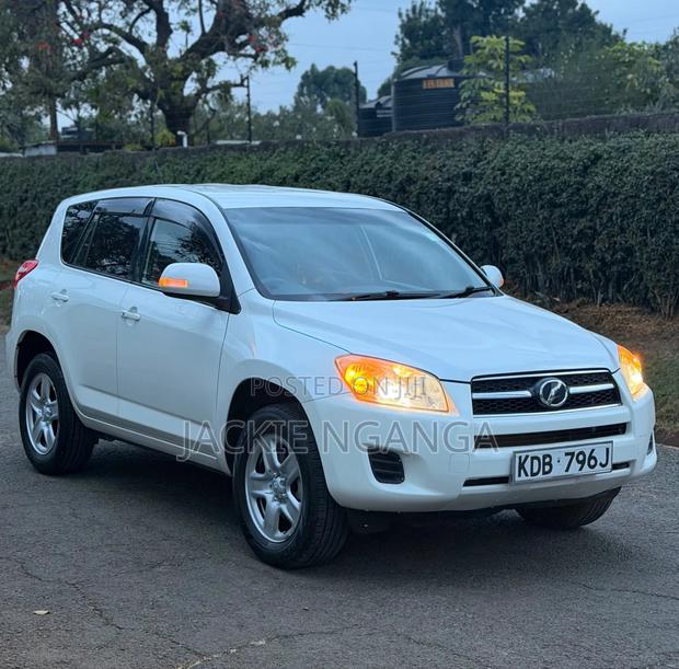 Toyota RAV4 2013 White