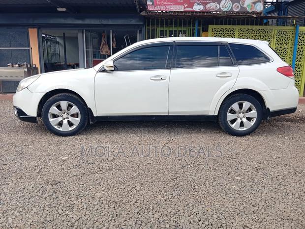 Subaru Outback 2.5 2009 White