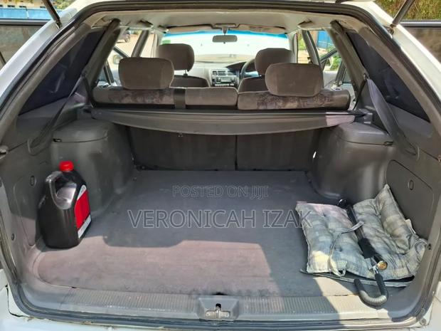 Toyota Corolla 1998 White