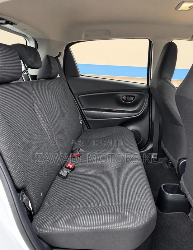 Toyota Vitz 1.5 FWD Hybrid 5dr 2019 Off white