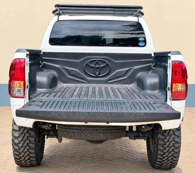 Toyota Hilux Revo Double Cab Deisel 2.4 AWD 2019 White