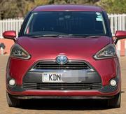 Toyota Sienta 2017 Maroon for sale
