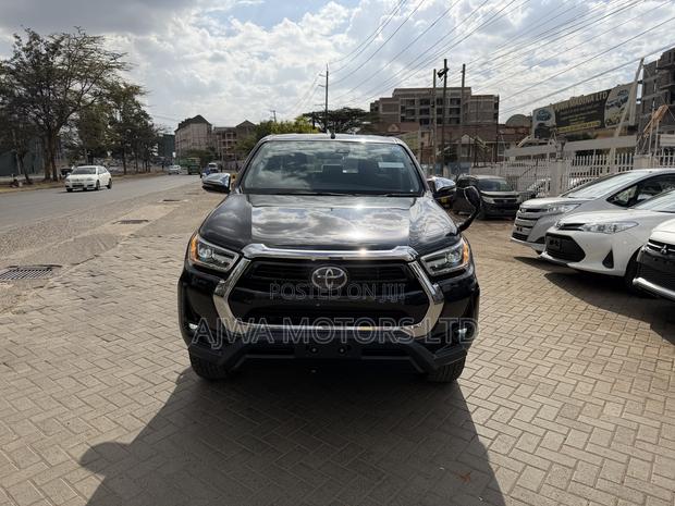 Toyota Hilux Revo Double Cab Deisel 2.4 AWD 2021 Black