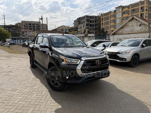 Toyota Hilux Revo Double Cab Deisel 2.4 AWD 2021 Black