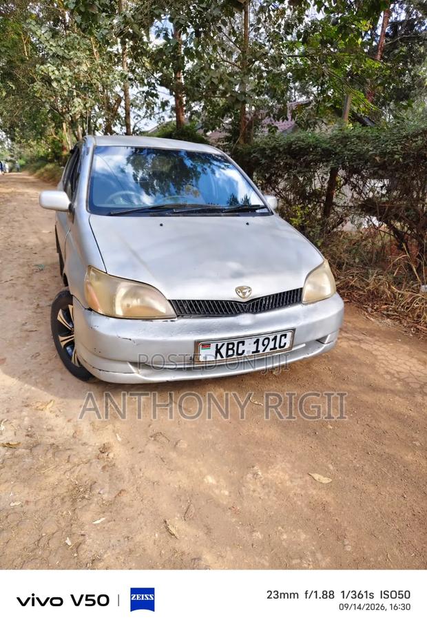 Toyota Platz 1.5 FWD 2003 Silver