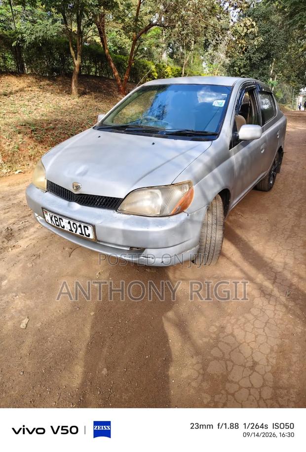 Toyota Platz 1.5 FWD 2003 Silver