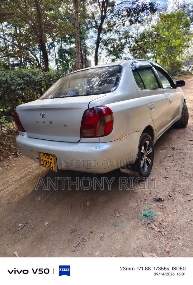 Toyota Platz 1.5 FWD 2003 Silver