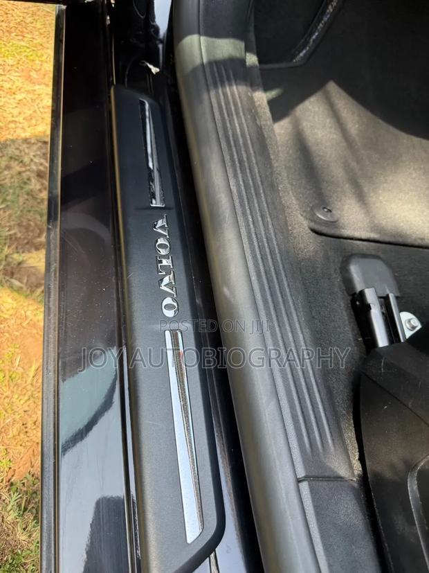 Volvo V40 2016 Black