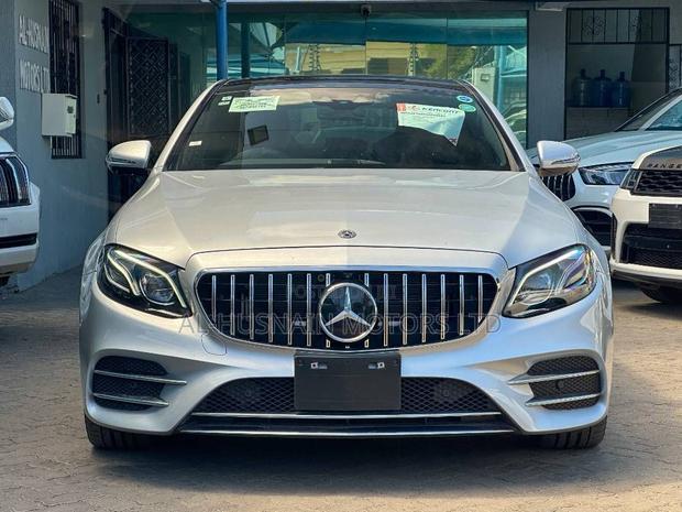 Mercedes-Benz E300 2019 Silver
