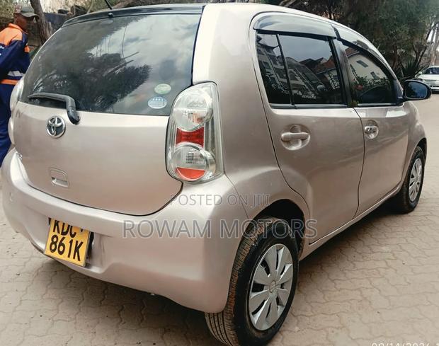 Toyota Passo 2014 Pink
