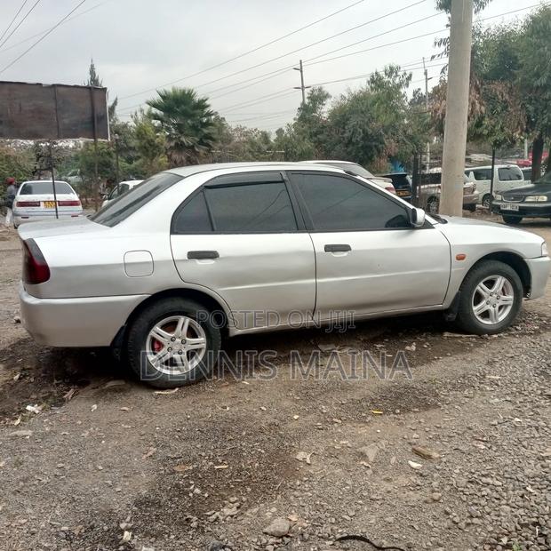 Mitsubishi Lancer 2000 Silver