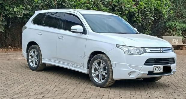 Mitsubishi Outlander 2012 White