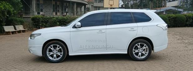 Mitsubishi Outlander 2012 White