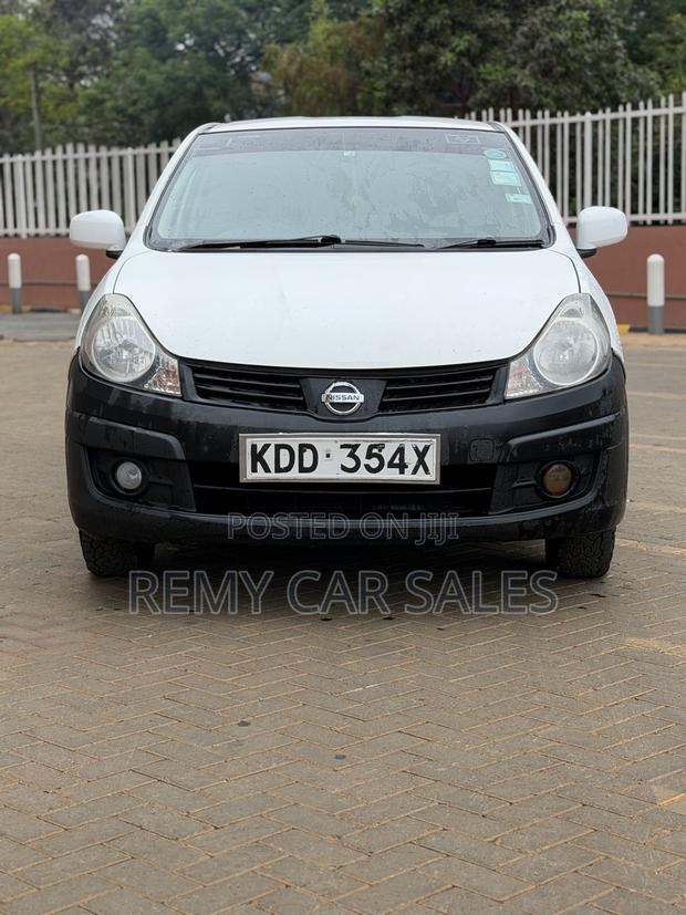 Nissan Advan 2015 White