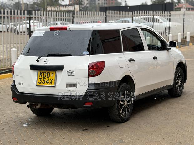 Nissan Advan 2015 White