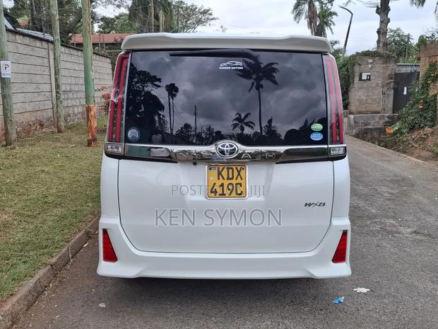 Toyota Noah 2.0 FWD (7 Seater) 2018 White