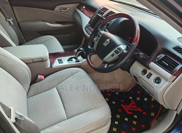 Toyota Crown 2012 Blue