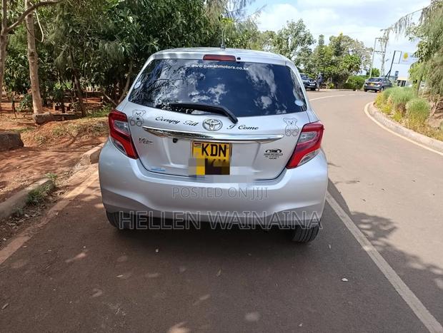 Toyota Vitz 2016 Silver