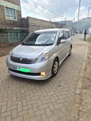 Toyota ISIS 2007 Silver for sale