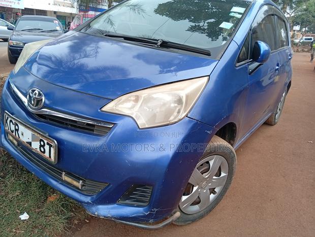 Toyota Ractis 2011 Blue
