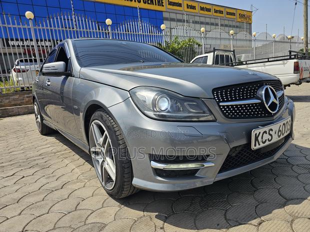 Mercedes-Benz C200 2012 Gray