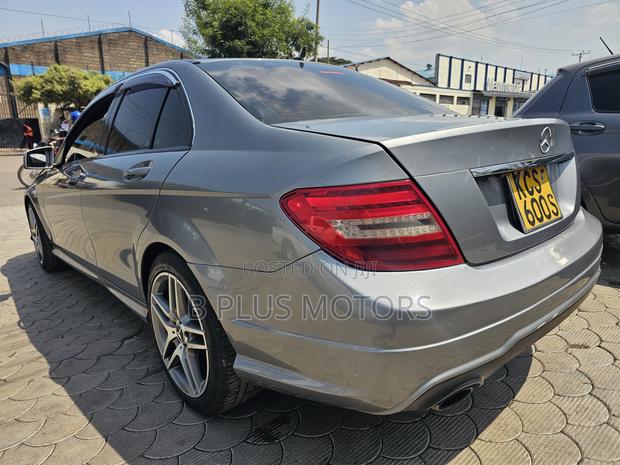 Mercedes-Benz C200 2012 Gray