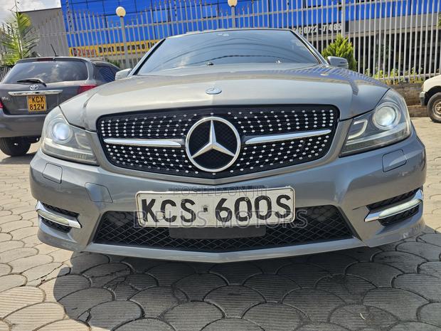 Mercedes-Benz C200 2012 Gray