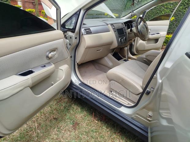 Nissan Tiida 1.5L 16V 2010 Gold