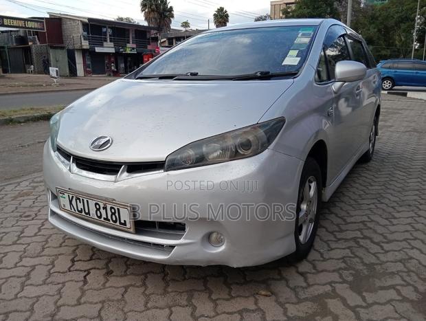 Toyota Wish 2012 Silver