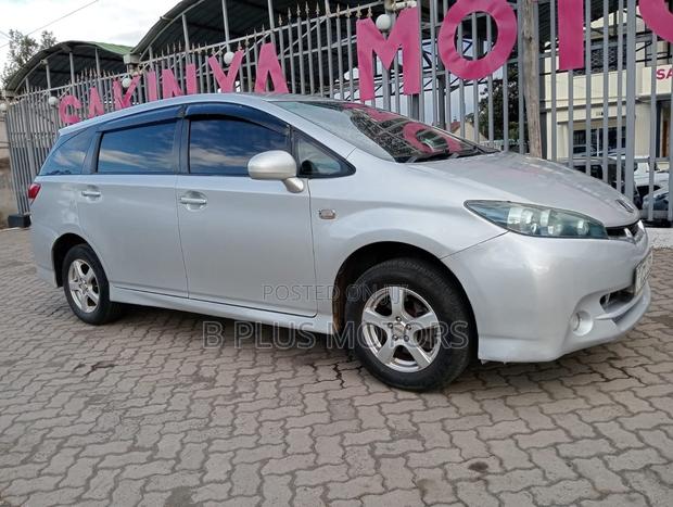 Toyota Wish 2012 Silver