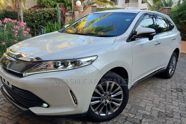 Toyota Harrier 2.0 2019 White