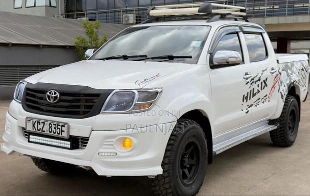 Toyota Hilux 2013