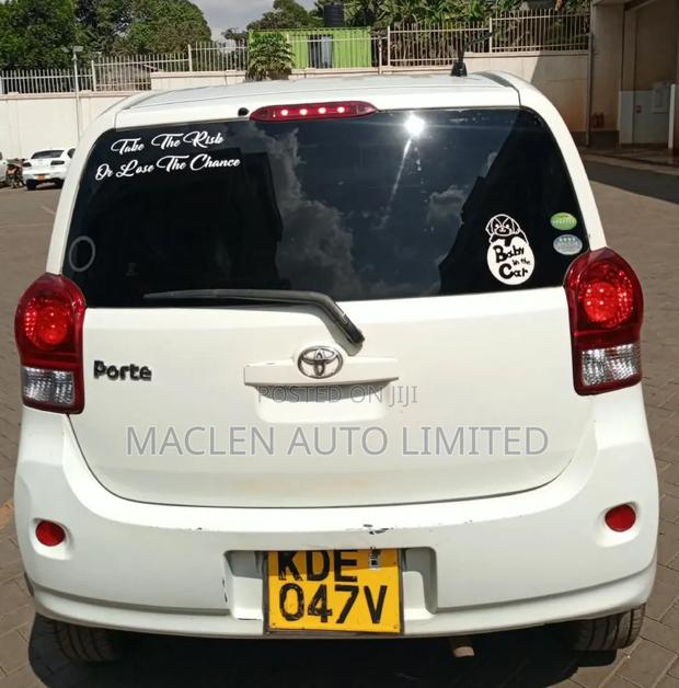 Toyota Porte 2014 White