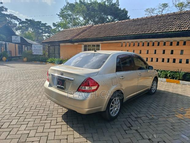 Nissan Tiida 2007 Brown