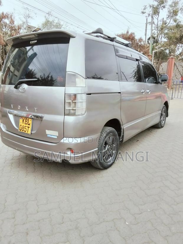 Toyota Voxy 2004 Brown