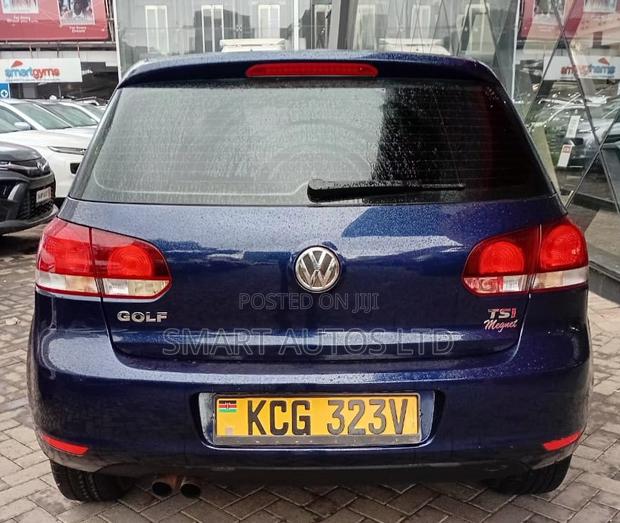 Volkswagen Golf 2011 Blue