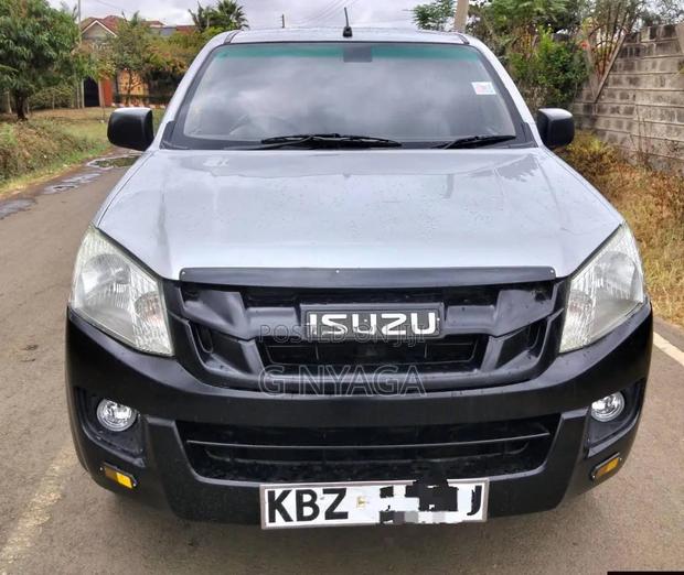 Isuzu D-MAX 2013 Gray