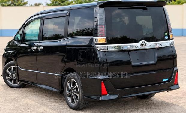 Toyota Voxy V 2WD 8-Seater 2019 Matt Black