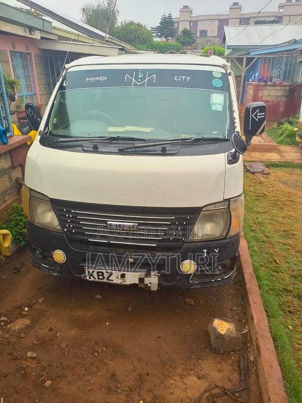 Nissan Caravan 2008 White