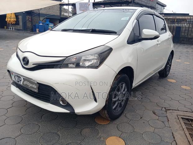 Toyota Vitz 1.0 FWD 5dr 2015 White