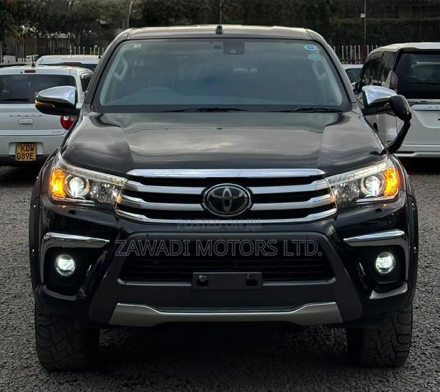 Toyota Hilux Revo Double Cab Deisel 2.4 AWD 2019 Black